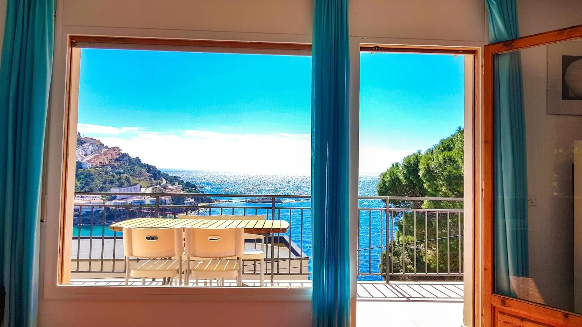 Casdanna Beachfront Roses - Canyelles Petites Apartment