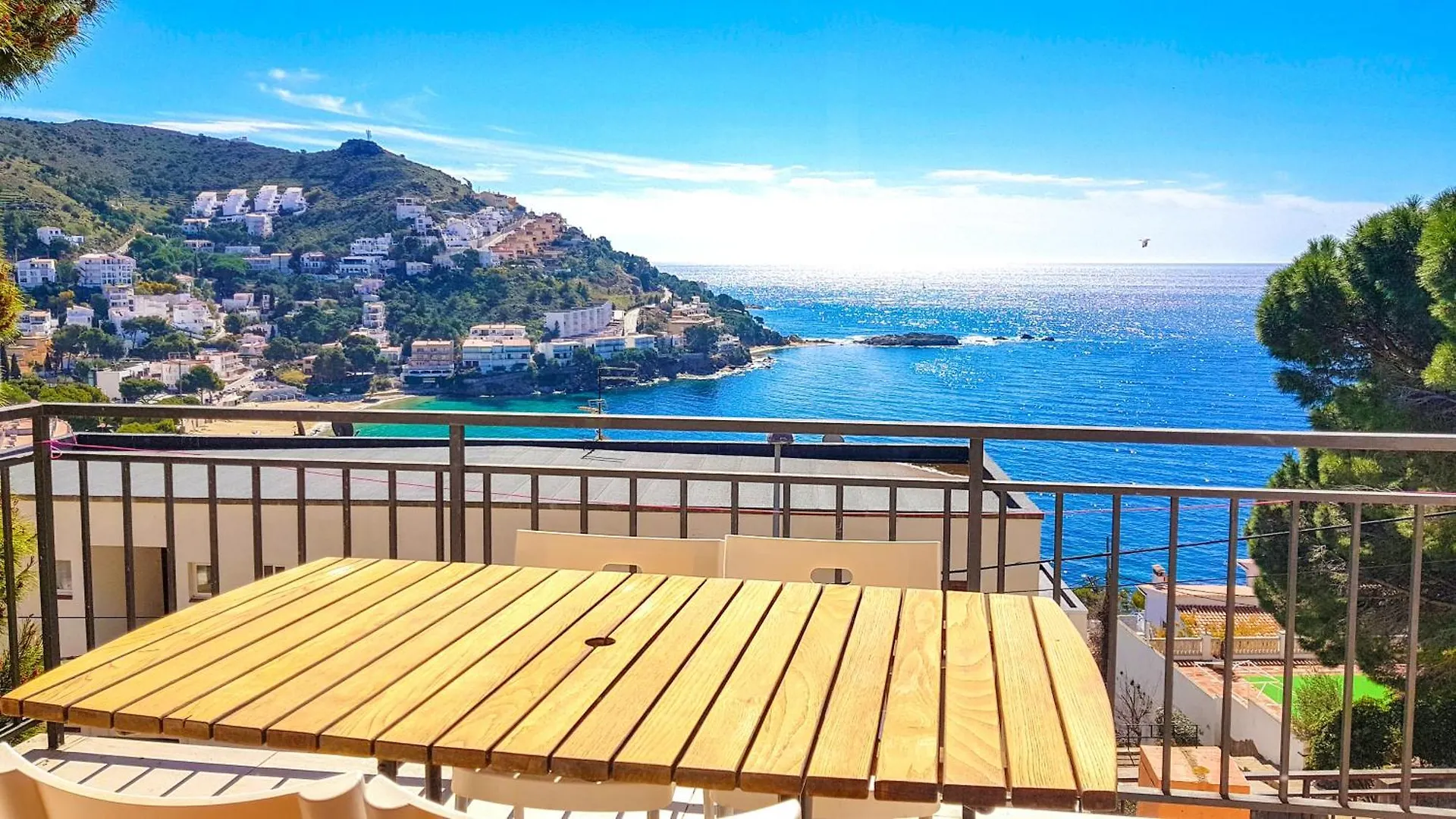 Casdanna Beachfront Roses - Canyelles Petites Apartment Spain