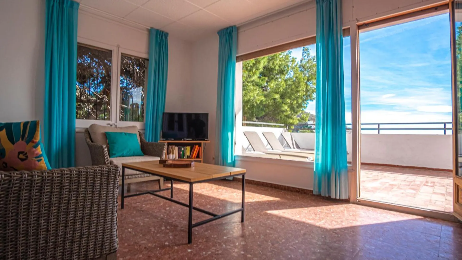 Casdanna Beachfront Roses - Canyelles Petites Apartment Spain