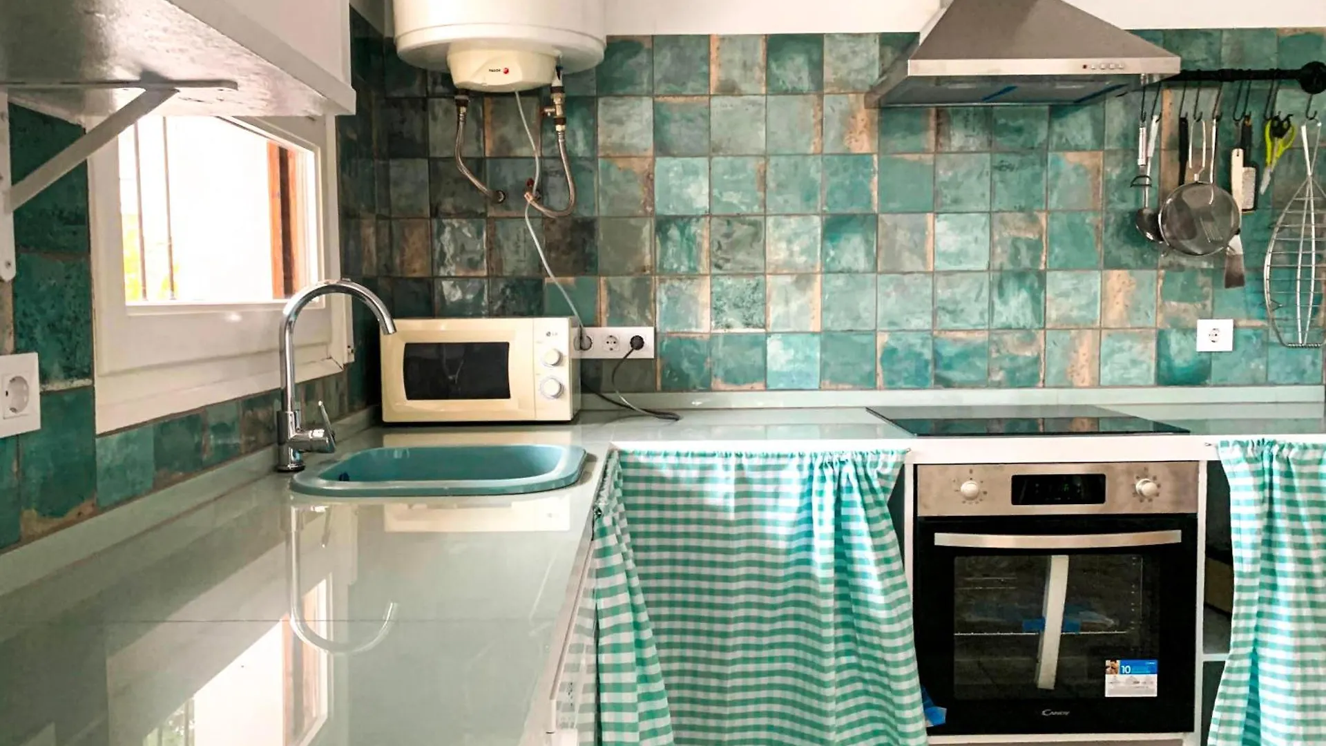 Casdanna Beachfront Roses - Canyelles Petites Apartment 0*,  Spain