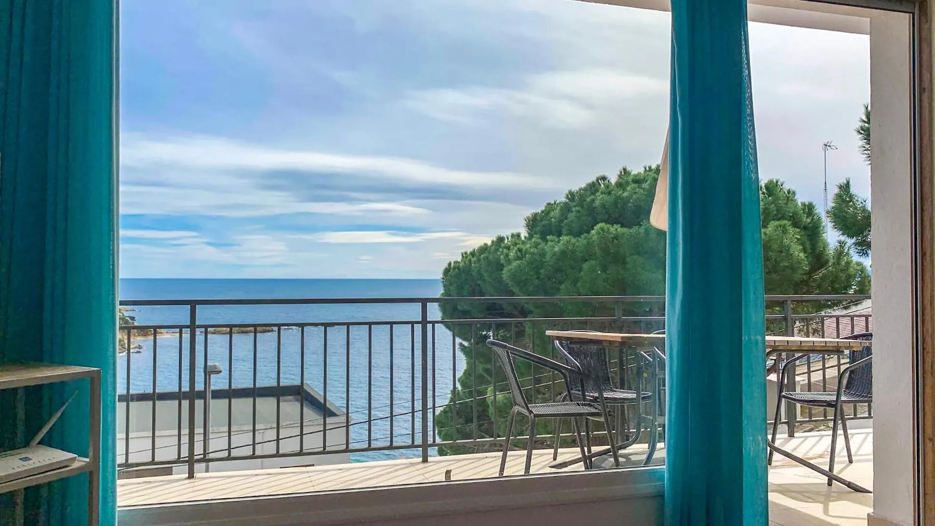 Casdanna Beachfront Roses - Canyelles Petites Apartment Spain