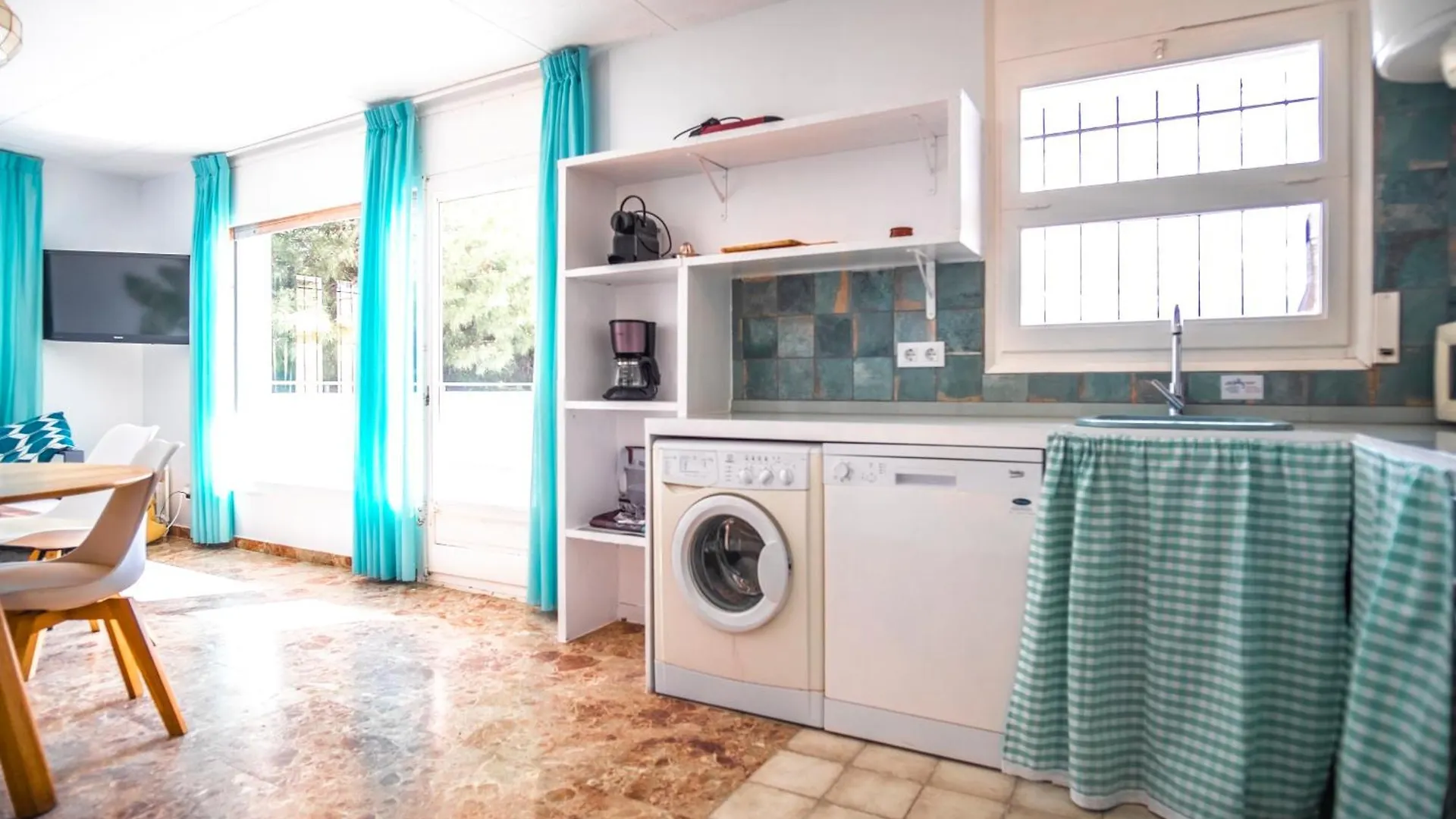 Casdanna Beachfront Roses - Canyelles Petites Apartment